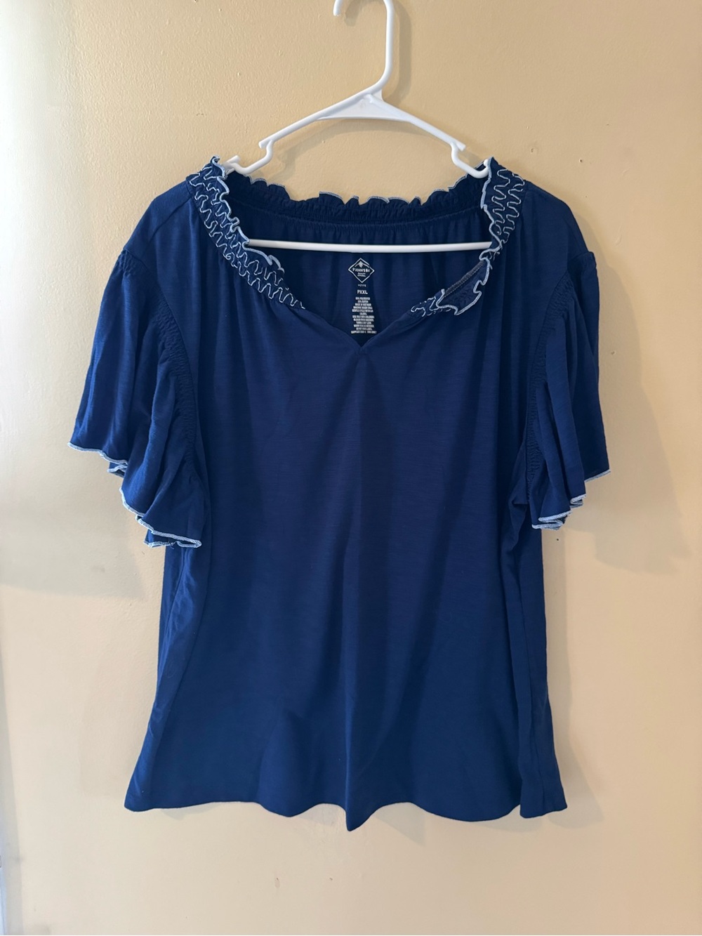 🎄5 for $20 St. John’s Bay Women’s Navy Blue Ruffle Sleeve Top PXXL